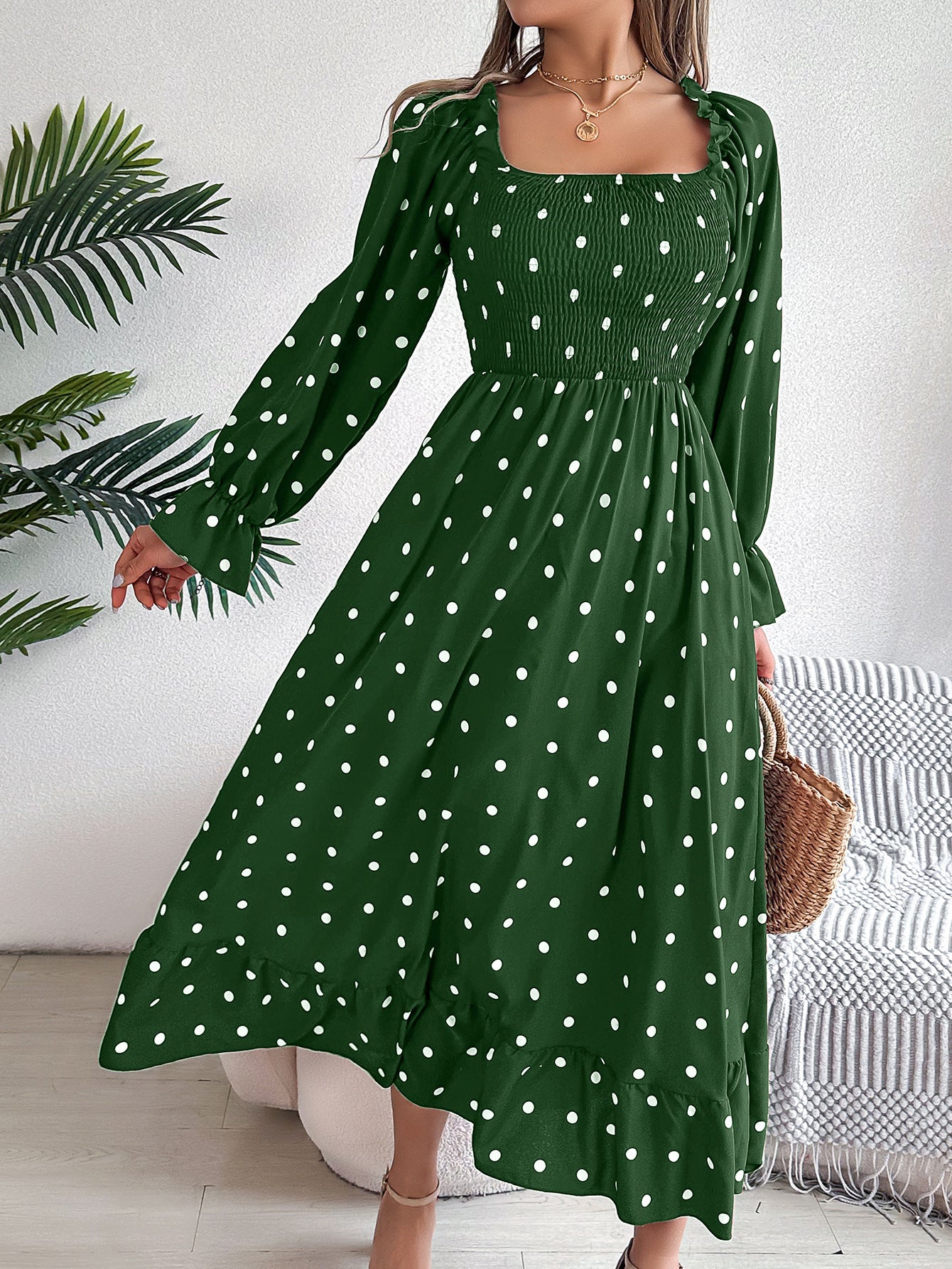 Abito casual a pois con colletto quadrato e orecchie di legno