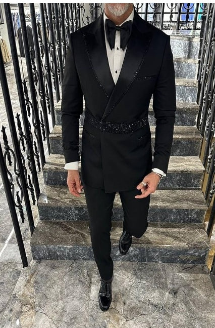 Abito da uomo decorato con diamanti