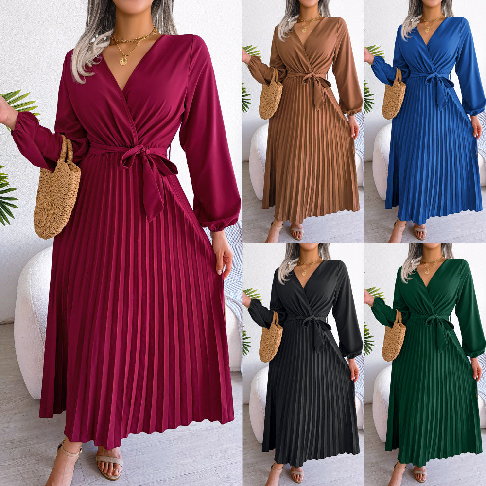 Abito lungo elegante con pieghe incrociate alla moda
