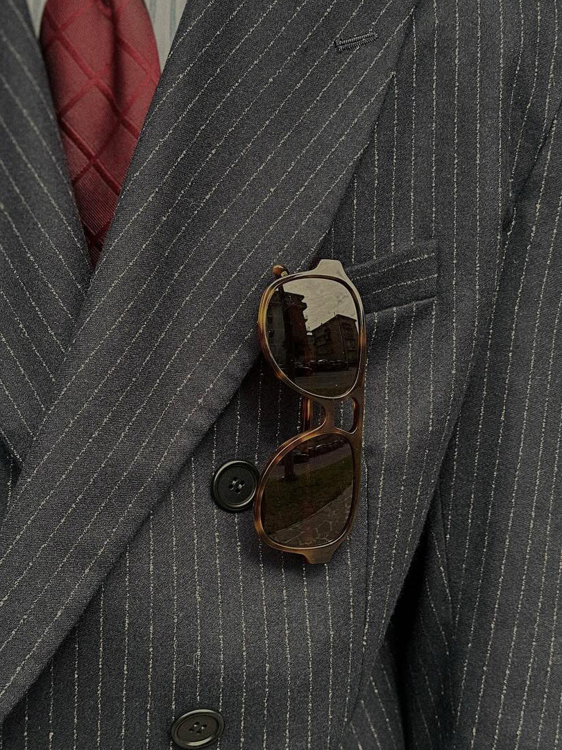 Abito da uomo classico doppiopetto gessato