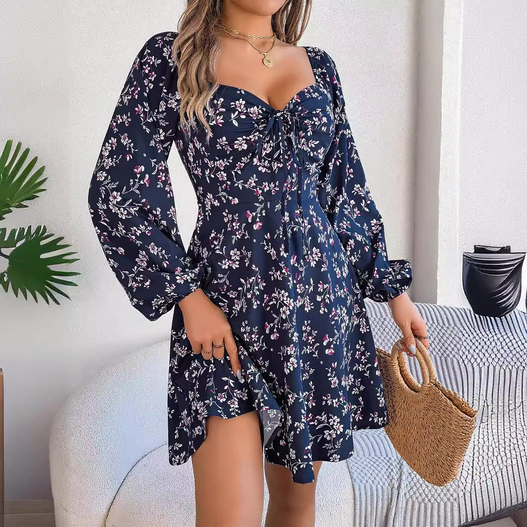 Abito casual a trapezio con maniche lunghe, stampa floreale, colletto quadrato, lacci