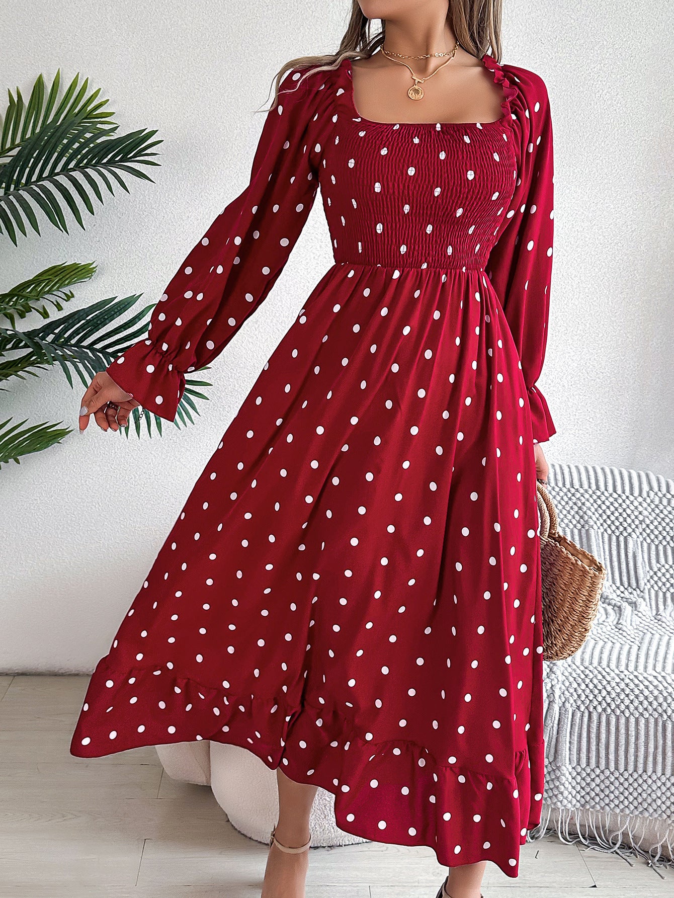 Abito casual a pois con colletto quadrato e orecchie di legno