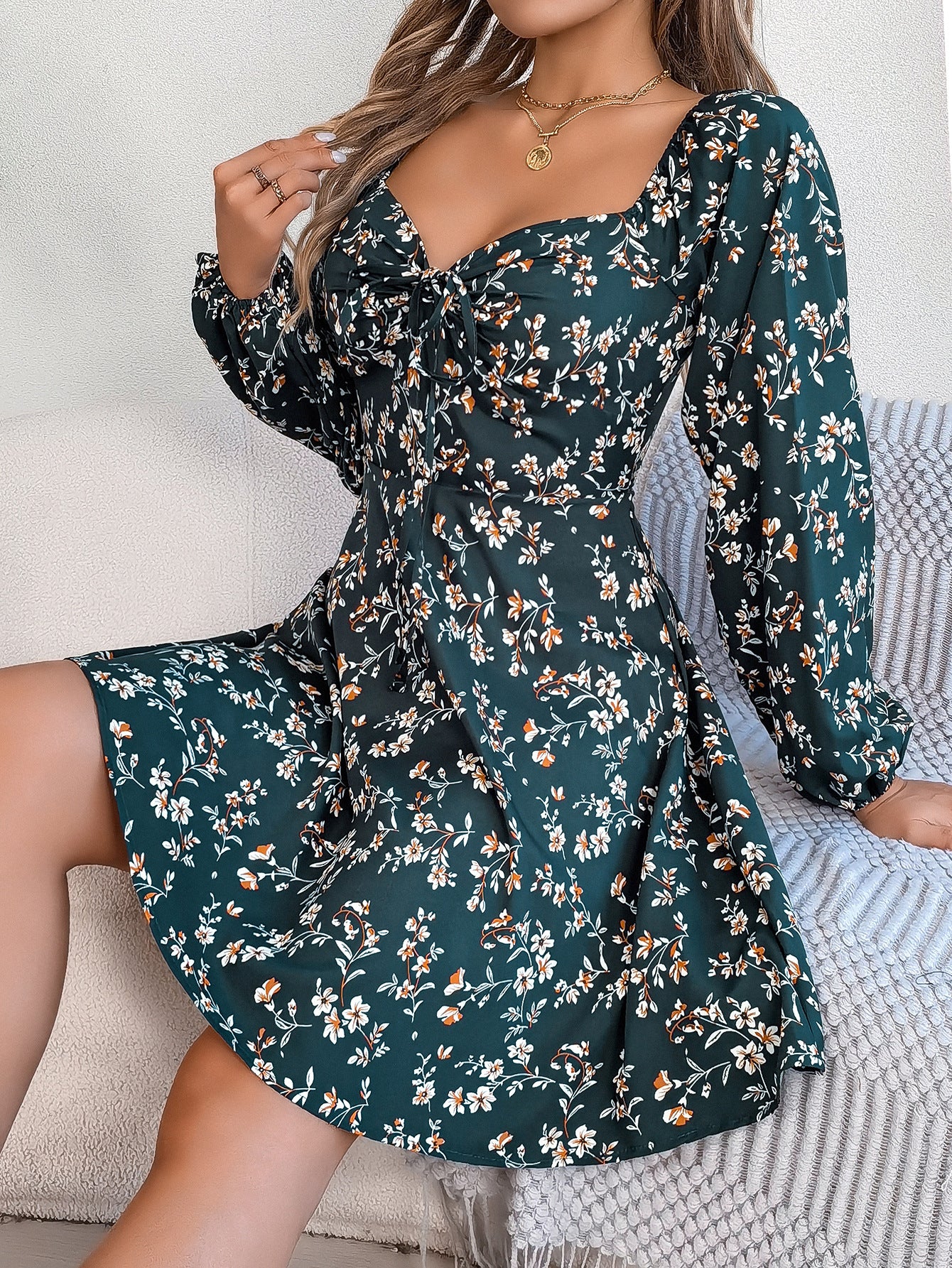 Abito casual a trapezio con maniche lunghe, stampa floreale, colletto quadrato, lacci