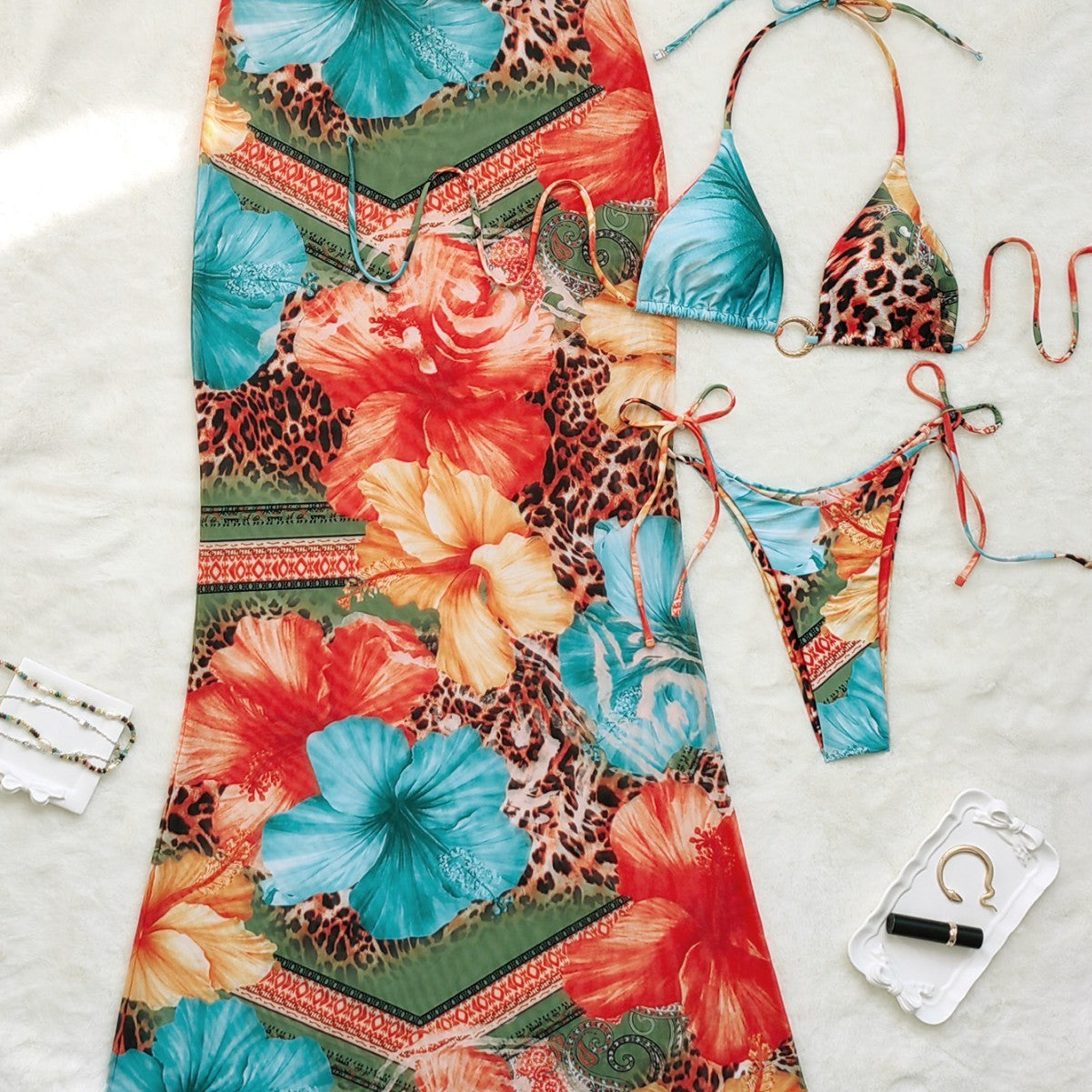 Nuovo bikini con stampa leopardata e scollo a V