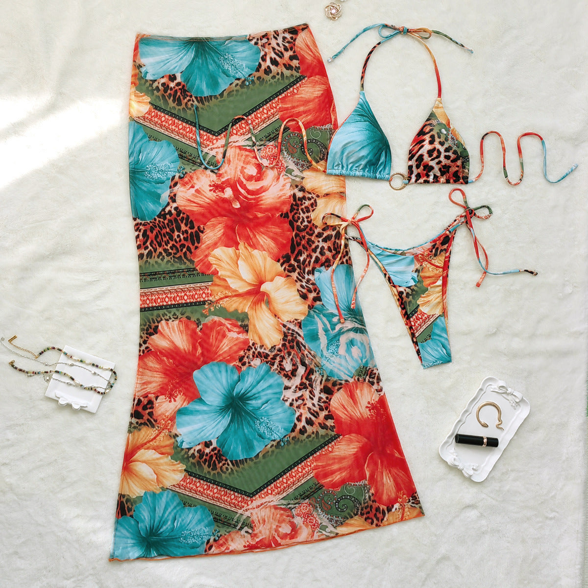 Nuovo bikini con stampa leopardata e scollo a V