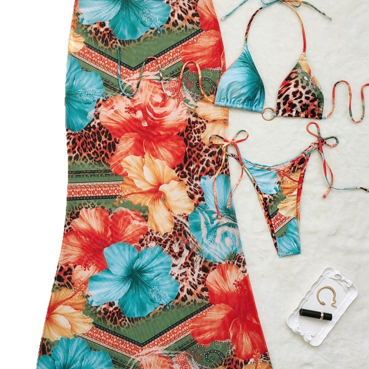 Nuovo bikini con stampa leopardata e scollo a V